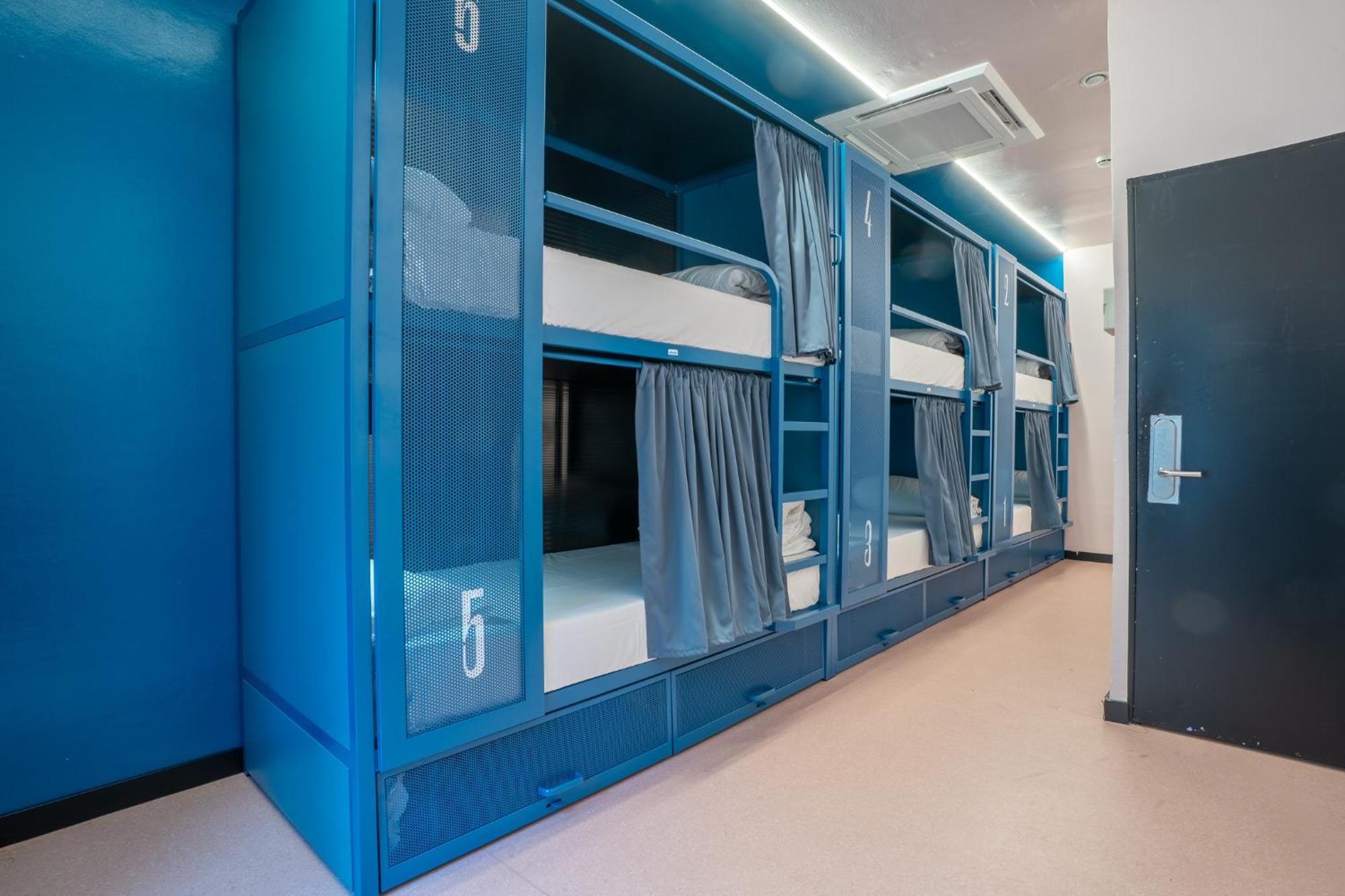 Bed in 6 Beds Room with Shared Bathroom,1742877503:JPEG