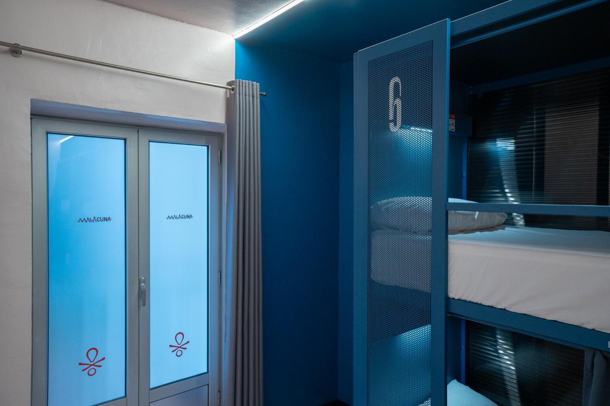 Bed 6 Beds Room