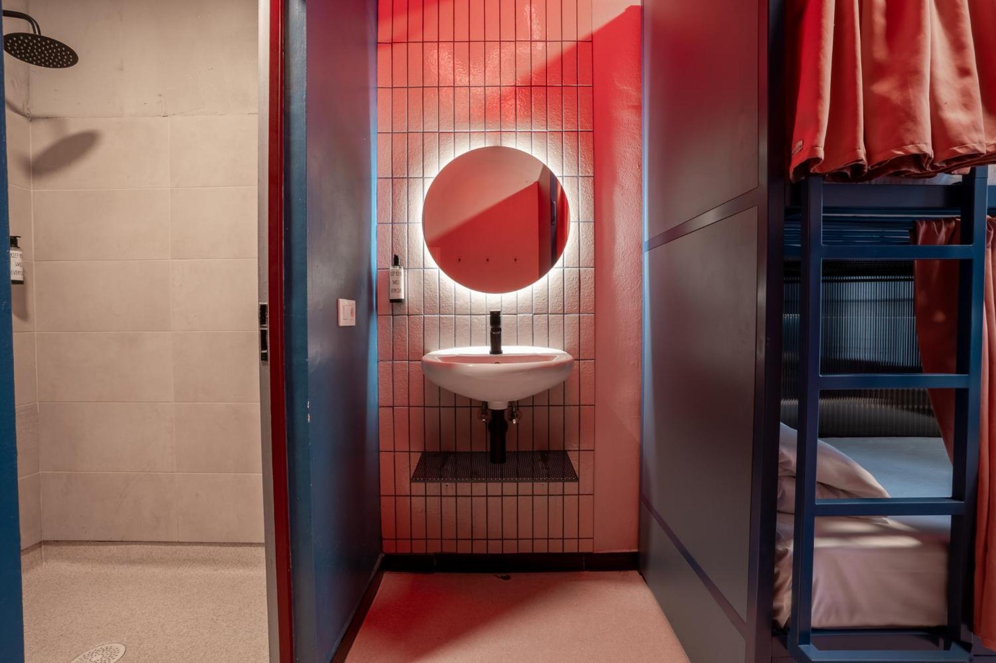 Bed 4 beds Room Private Bathroom AirC
