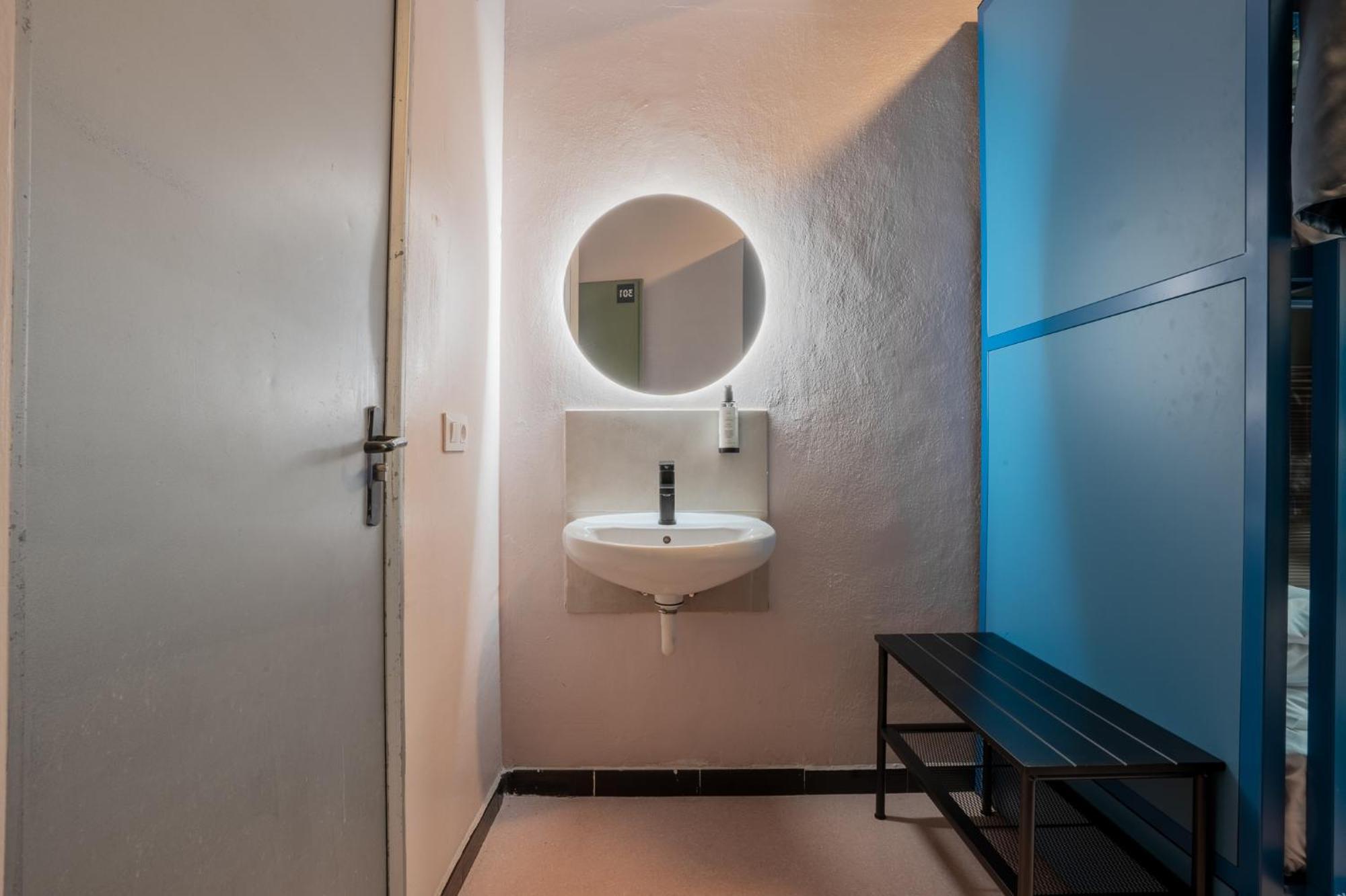 Private Room 4 Beds AirC